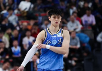 火博体育-打广东就来劲，曾凡博三分球7投5中，23分全场最高