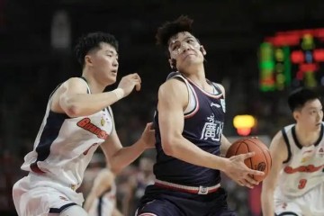 火博体育-悬崖边！广东CBA季后赛首战折戟，徐杰救主难挽狂澜？